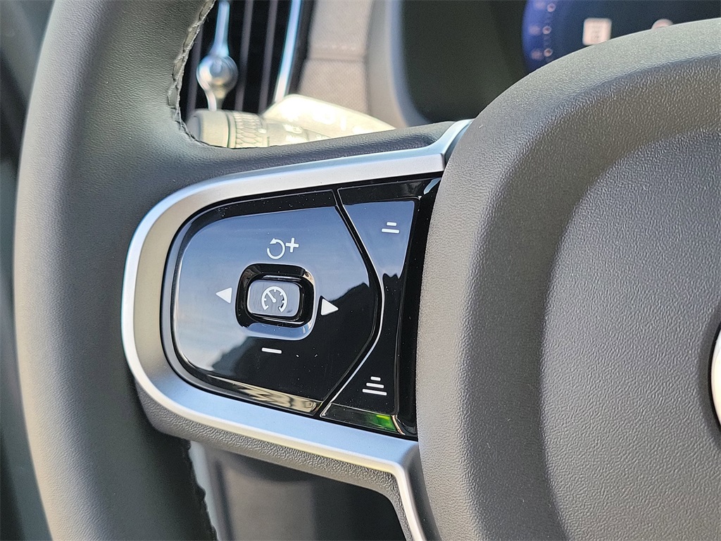 new 2026 Volvo XC90 car, priced at $69,345