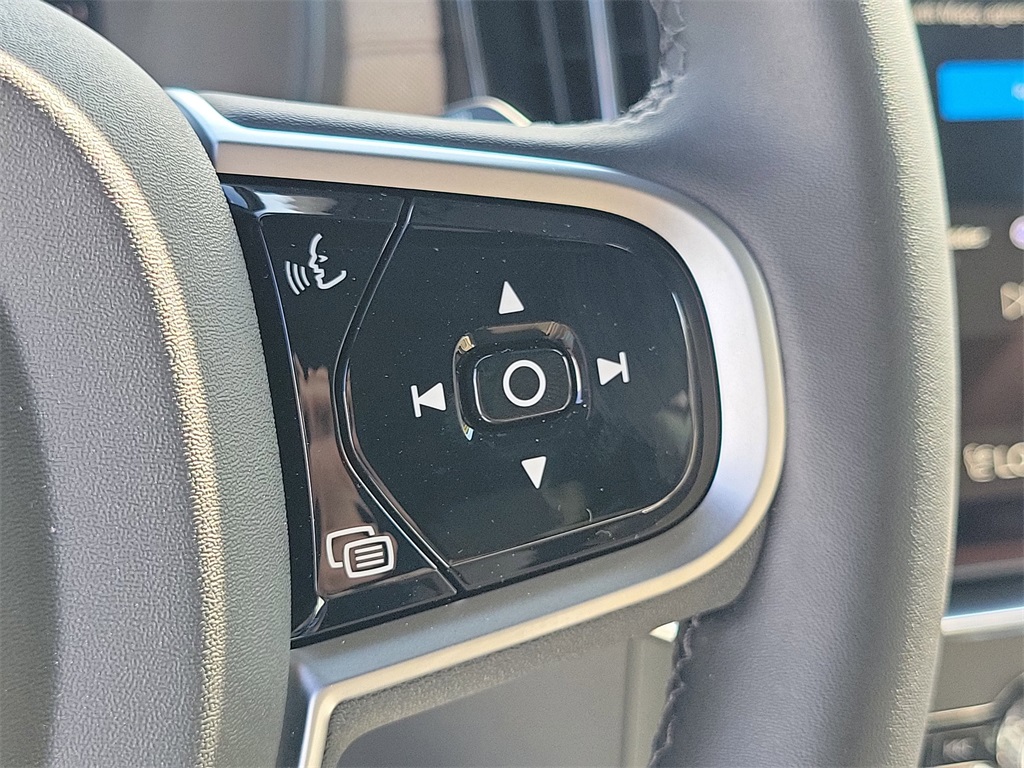 new 2026 Volvo XC90 car, priced at $69,345