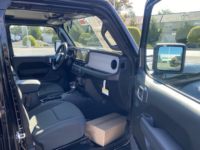 new 2025 Jeep Wrangler car, priced at $36,394
