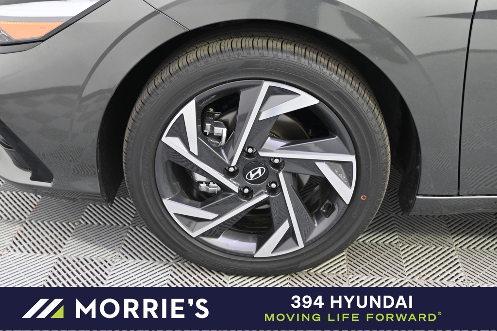 new 2025 Hyundai Elantra car, priced at $25,556