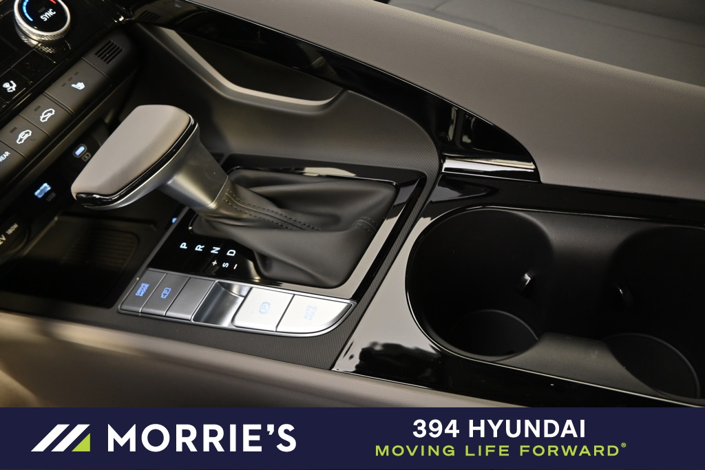 new 2025 Hyundai Elantra car, priced at $25,556