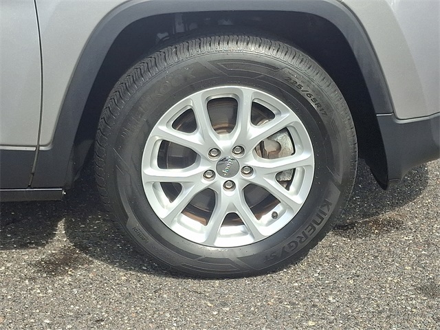 used 2018 Jeep Cherokee car, priced at $19,950