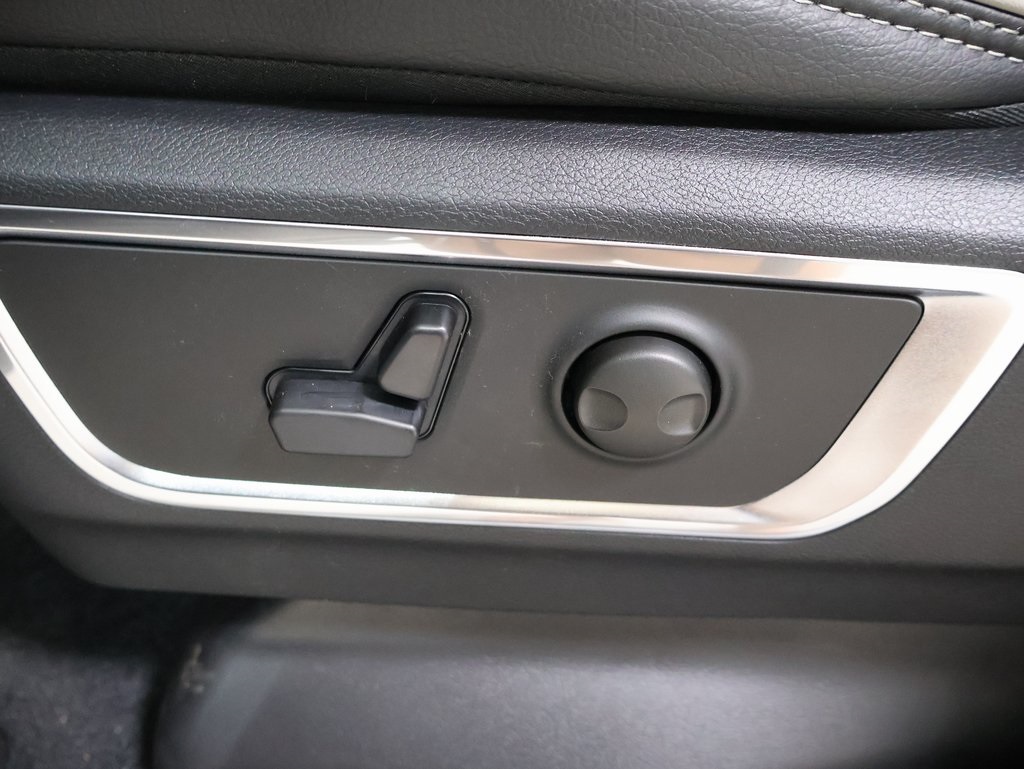 new 2025 Ram 1500 car, priced at $61,704