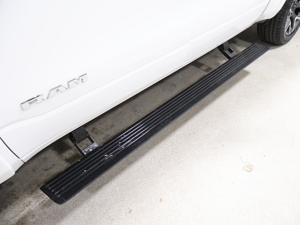 new 2025 Ram 1500 car, priced at $61,704