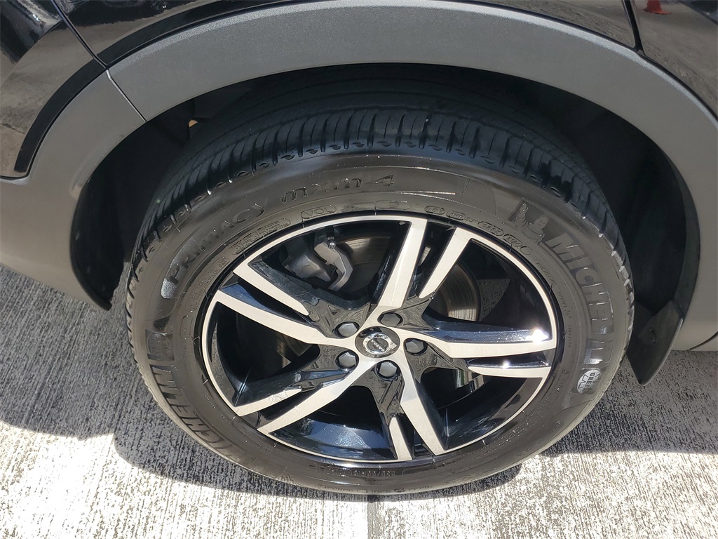 used 2025 Volvo XC40 car, priced at $29,995