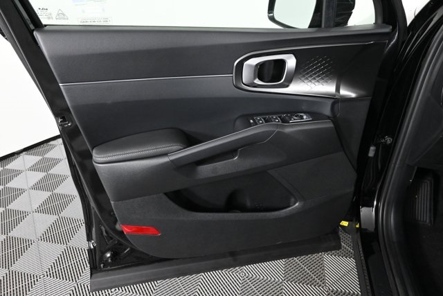 new 2025 Kia Sorento Hybrid car, priced at $39,082