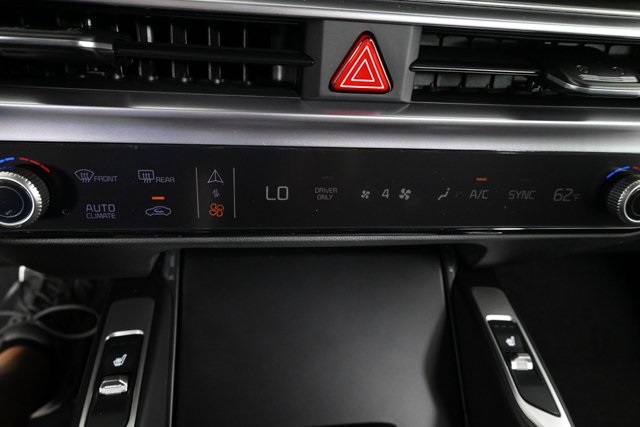 new 2025 Kia Sorento Hybrid car, priced at $39,082