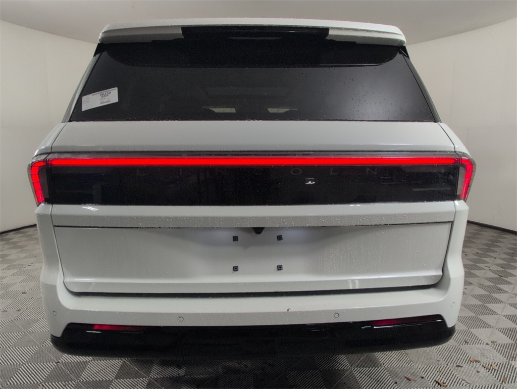 new 2025 Lincoln Navigator car, priced at $100,089
