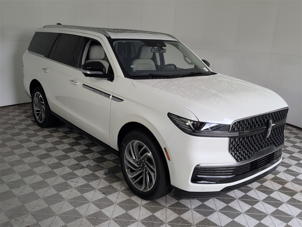 new 2025 Lincoln Navigator car, priced at $100,089