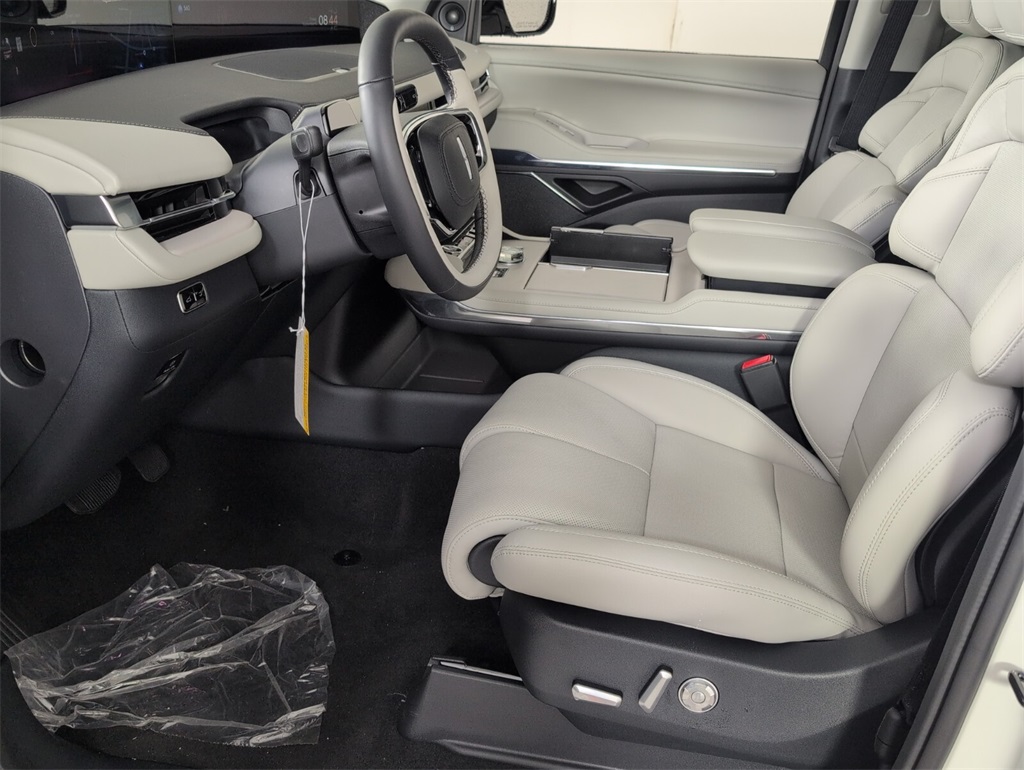 new 2025 Lincoln Navigator car, priced at $100,089