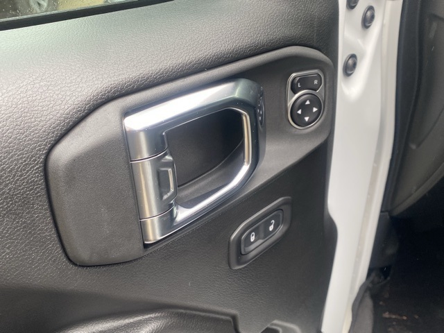 new 2025 Jeep Wrangler car, priced at $35,383