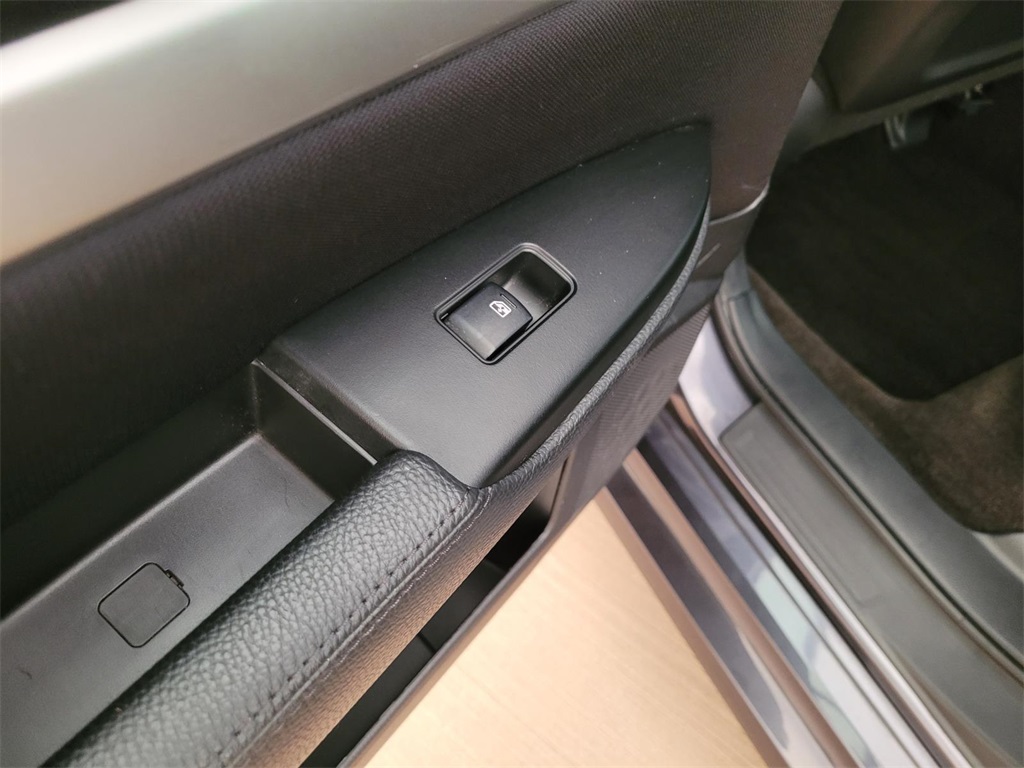 used 2013 Subaru Legacy car, priced at $9,130
