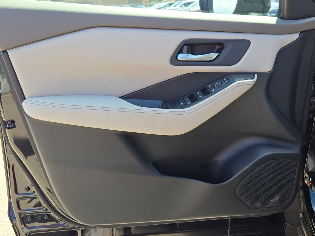 new 2025 Nissan Rogue car, priced at $33,385