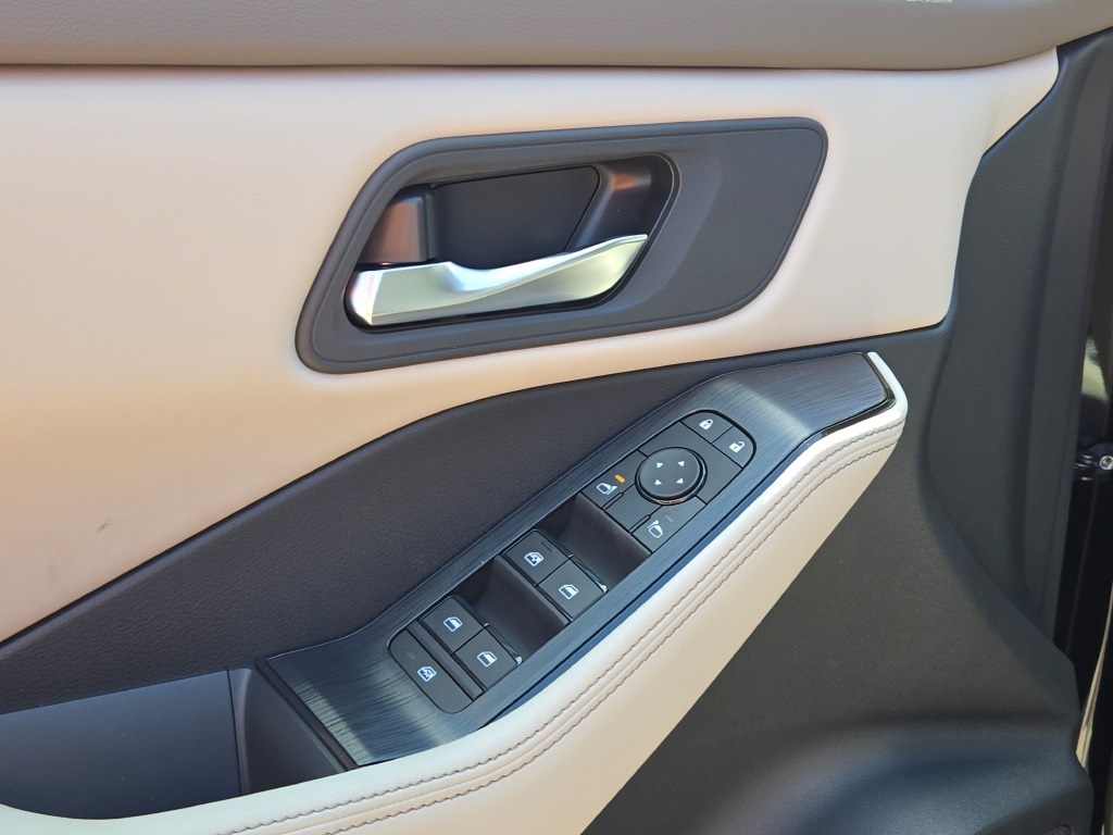 new 2025 Nissan Rogue car, priced at $33,385