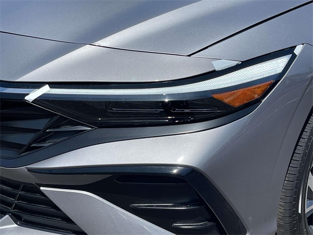 new 2025 Hyundai Elantra Hybrid car, priced at $30,916