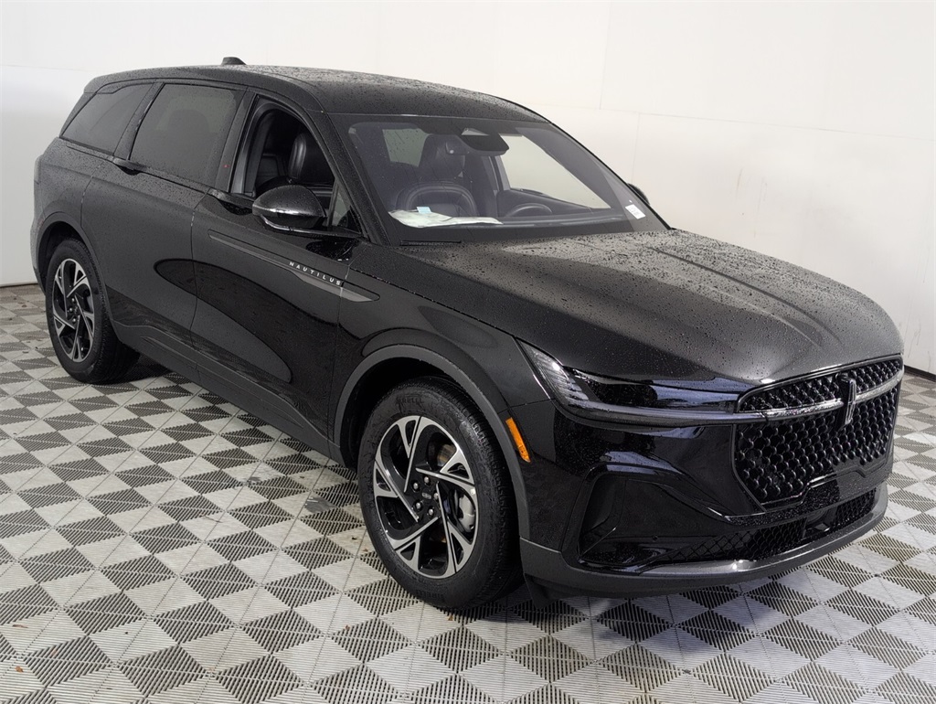 new 2025 Lincoln Nautilus car, priced at $52,895