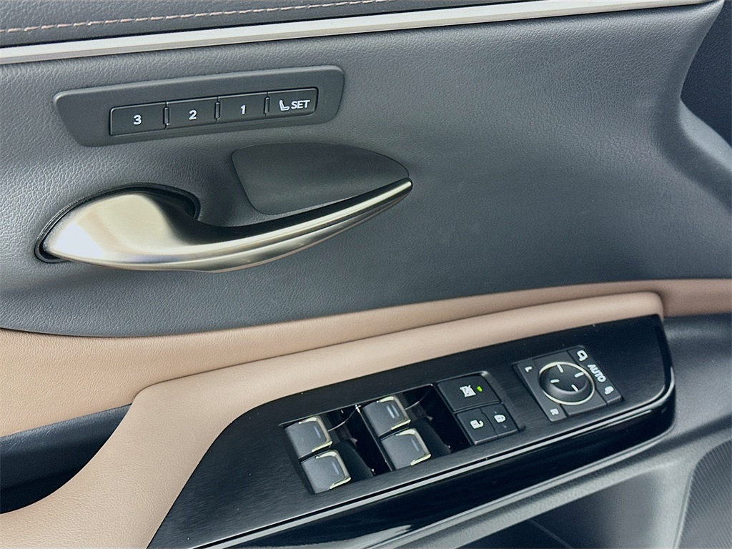 used 2023 Lexus ES car, priced at $37,490