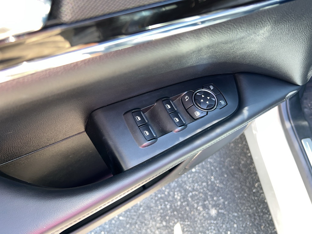 used 2022 Lincoln Nautilus car, priced at $35,900