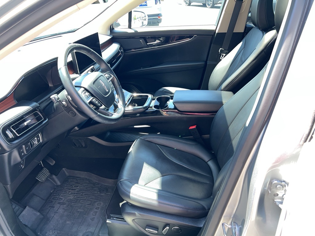 used 2022 Lincoln Nautilus car, priced at $35,900