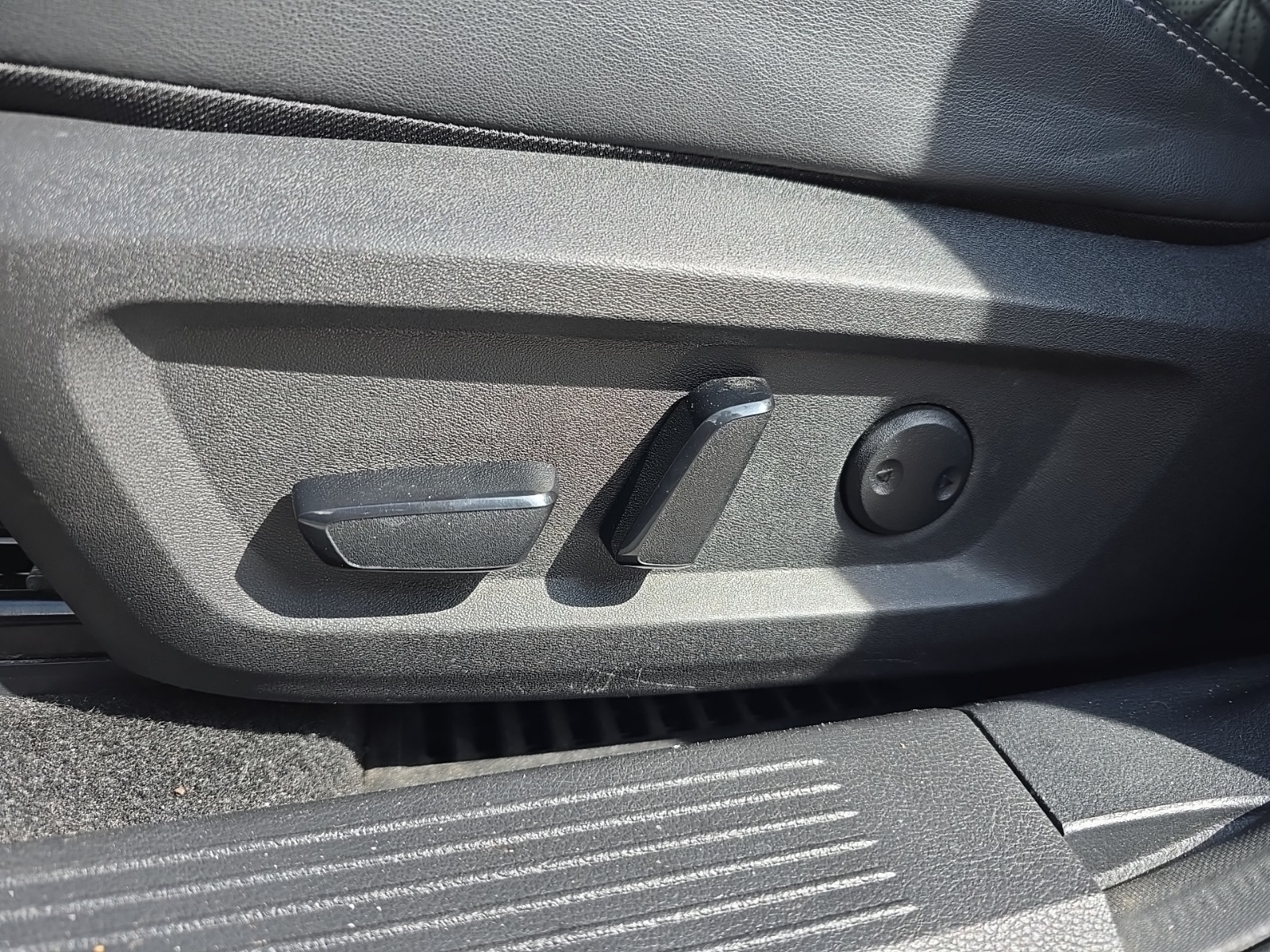used 2022 Nissan Rogue car, priced at $29,300
