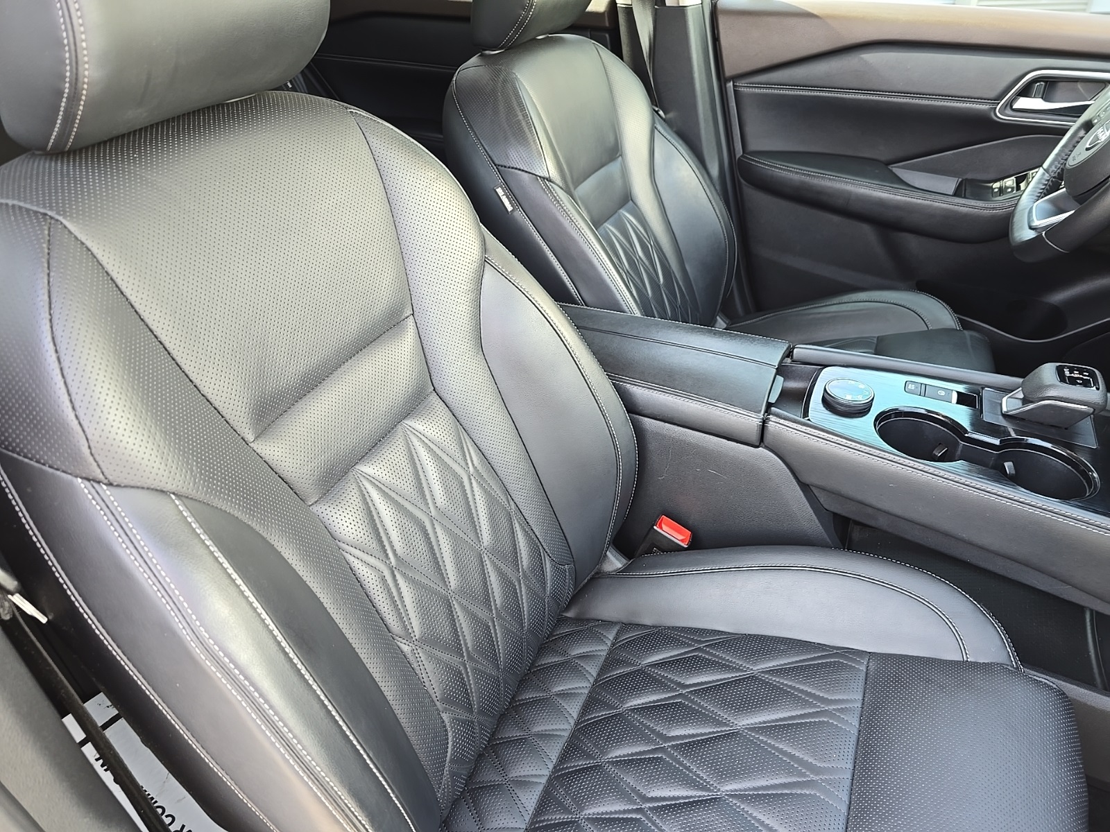 used 2022 Nissan Rogue car, priced at $29,300