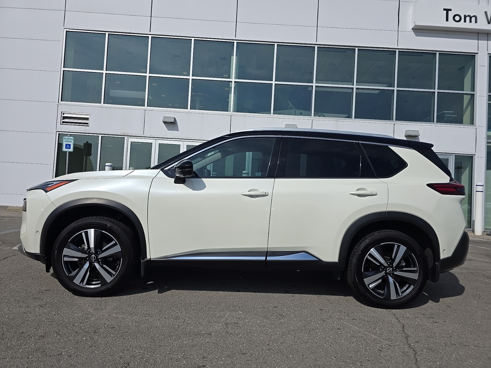 used 2022 Nissan Rogue car, priced at $29,300