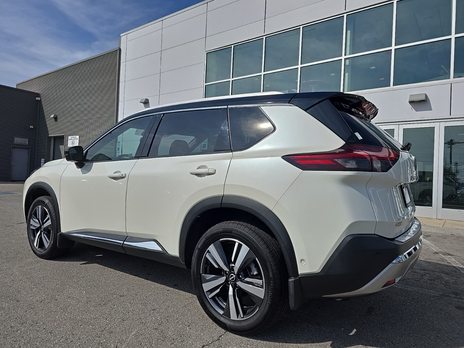 used 2022 Nissan Rogue car, priced at $29,300