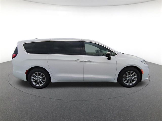 new 2026 Chrysler Pacifica car