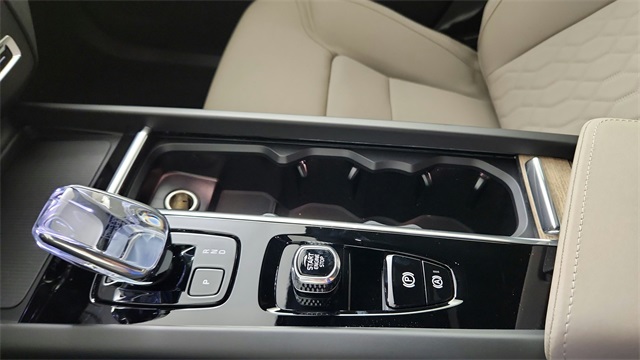 new 2026 Volvo XC60 Plug-In Hybrid car, priced at $69,285