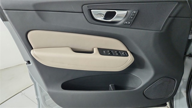 new 2026 Volvo XC60 Plug-In Hybrid car, priced at $69,285