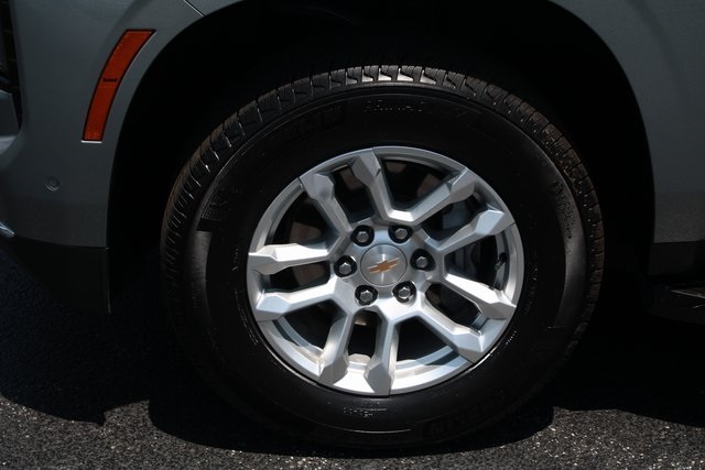 used 2025 Chevrolet Suburban car, priced at $57,779