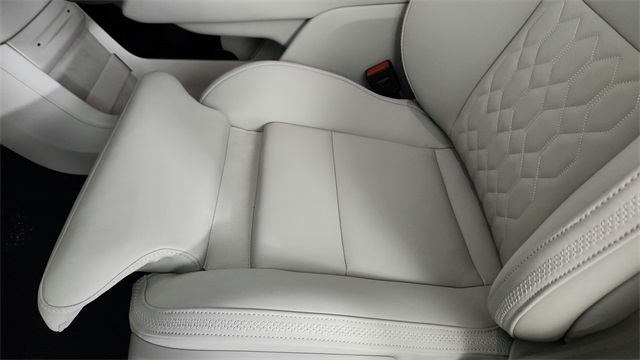 new 2025 Volvo EX90 car, priced at $88,325