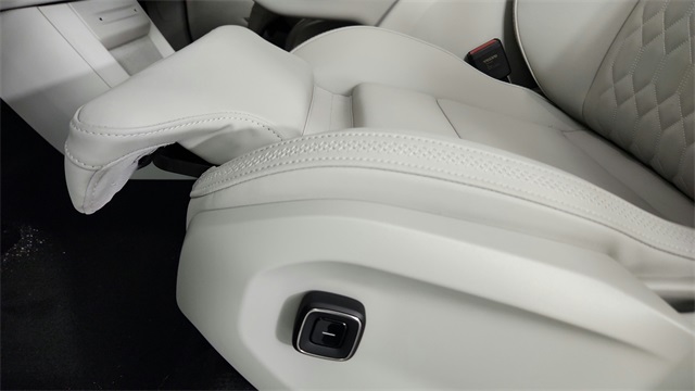 new 2025 Volvo EX90 car, priced at $88,325