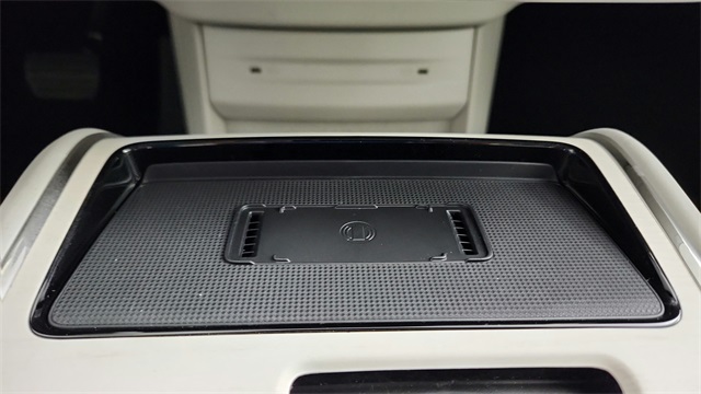 new 2025 Volvo EX90 car, priced at $88,325