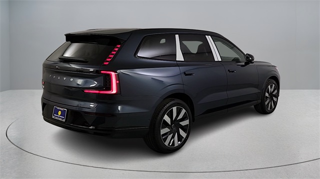 new 2025 Volvo EX90 car, priced at $88,325