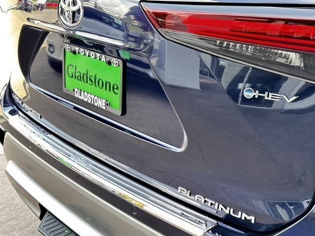 new 2025 Toyota Highlander Hybrid car