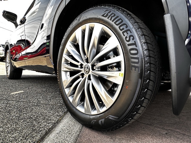 new 2025 Toyota Highlander Hybrid car