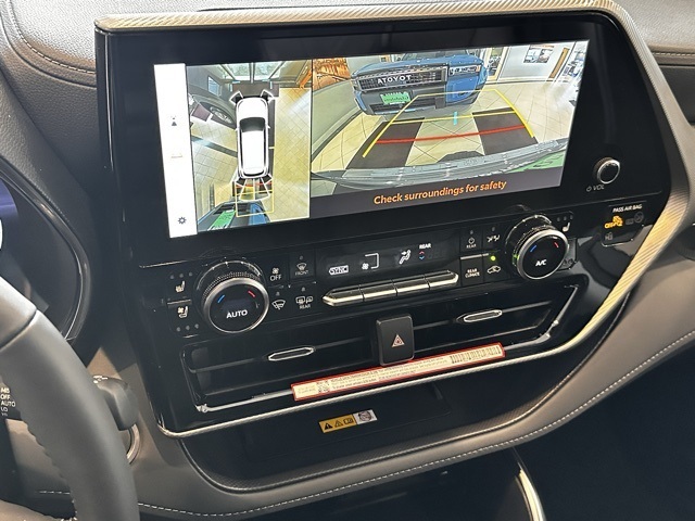 new 2025 Toyota Highlander Hybrid car