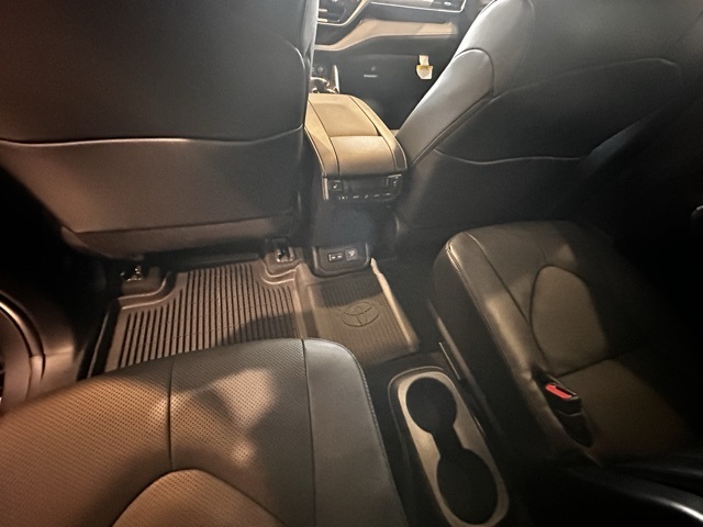 new 2025 Toyota Highlander Hybrid car