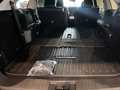 new 2025 Toyota Highlander Hybrid car