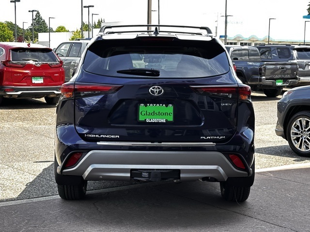 new 2025 Toyota Highlander Hybrid car