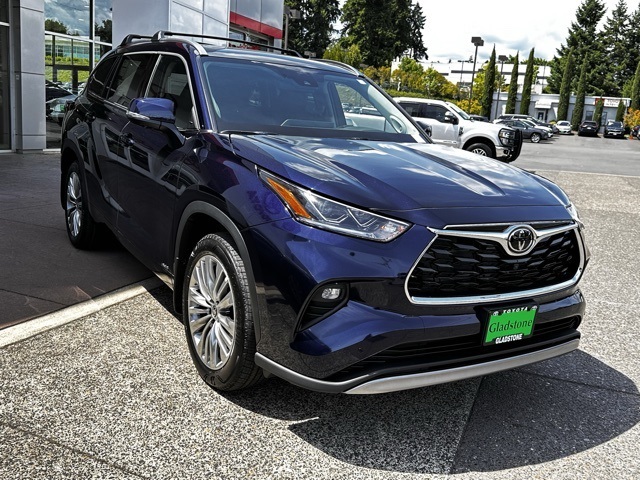 new 2025 Toyota Highlander Hybrid car
