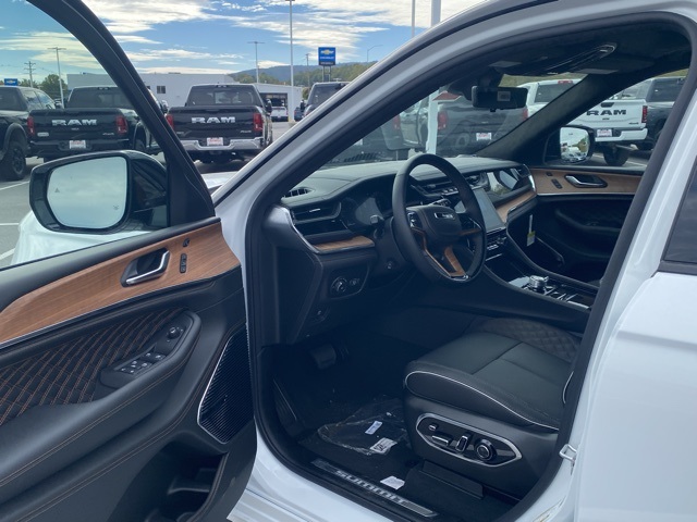 new 2025 Jeep Grand Cherokee L car, priced at $65,067