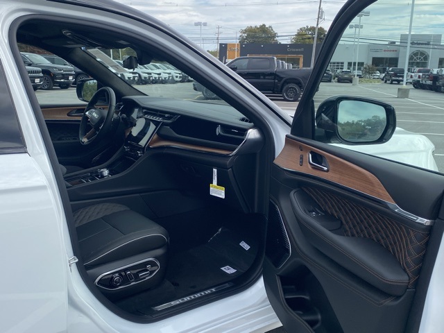 new 2025 Jeep Grand Cherokee L car, priced at $65,067