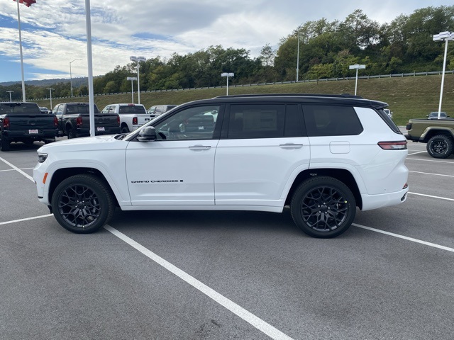new 2025 Jeep Grand Cherokee L car, priced at $65,067