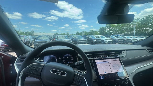 new 2025 Jeep Grand Cherokee car, priced at $47,453