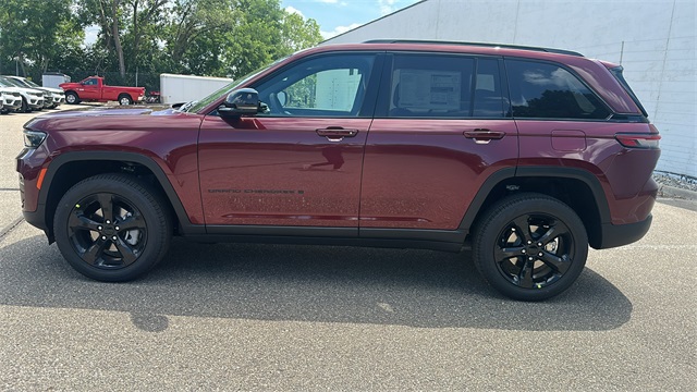 new 2025 Jeep Grand Cherokee car, priced at $47,453