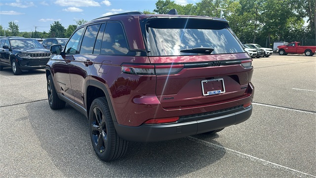 new 2025 Jeep Grand Cherokee car, priced at $47,453