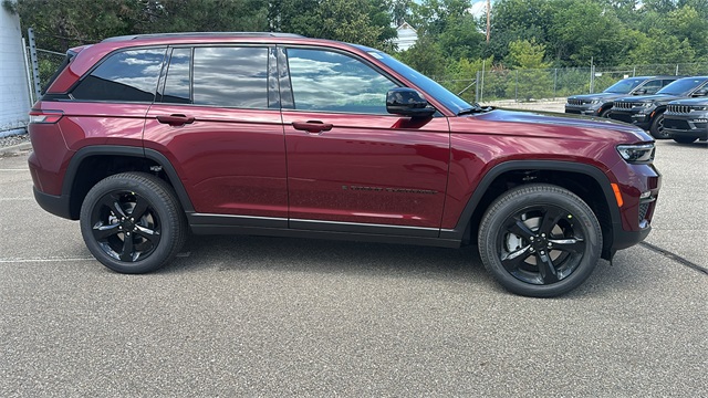 new 2025 Jeep Grand Cherokee car, priced at $47,453
