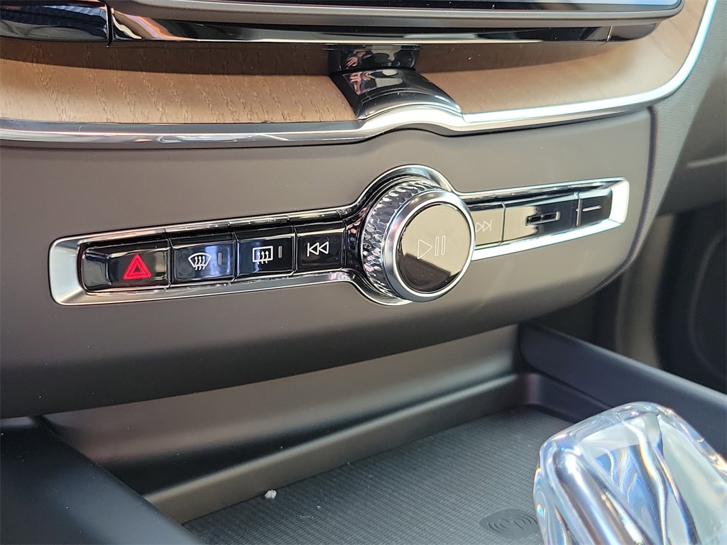 new 2026 Volvo XC60 car, priced at $49,665